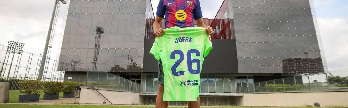 托伦茨：待在巴萨一线队感觉很棒；小时候我以阿尔巴为榜样